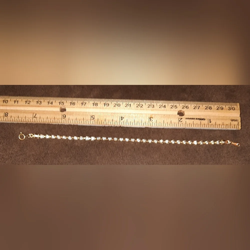Avon tennis bracelet goldtone rhinestones